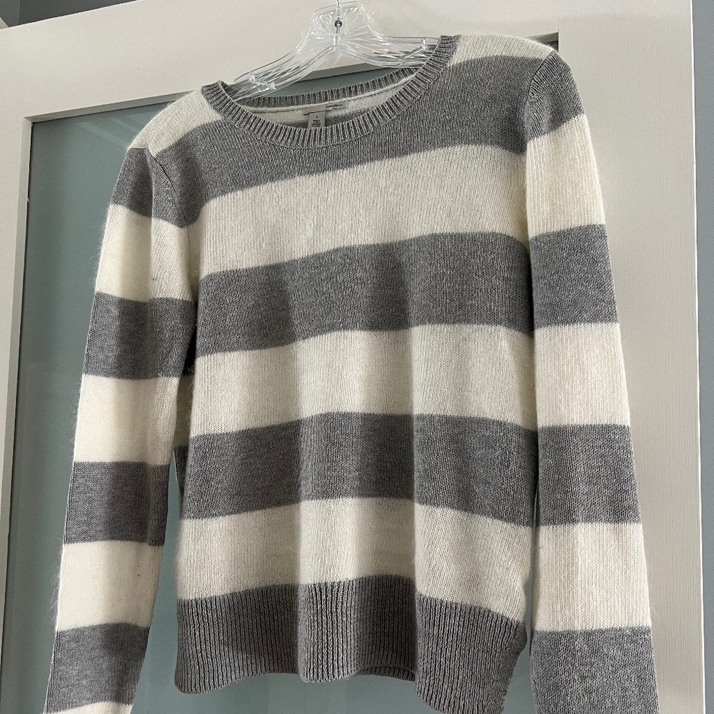 Like New - Halogen Women's Striped Sweater